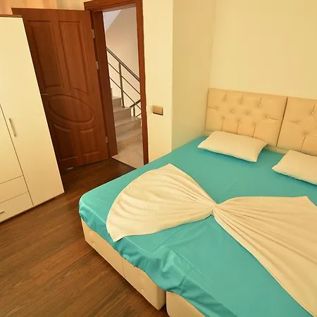 Happyland Villa *