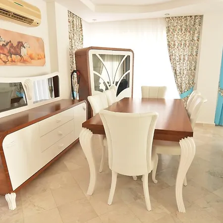 Happyland Villa