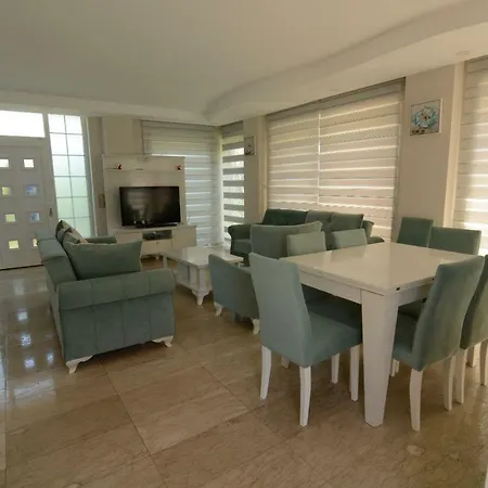 Happyland Villa